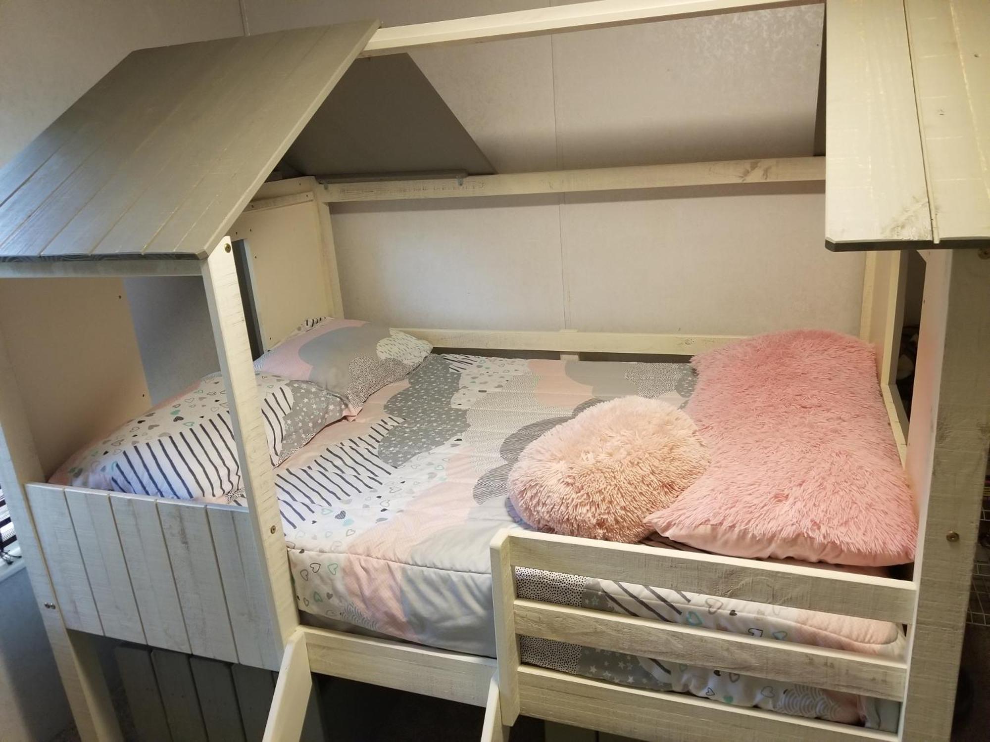 Private Pet Friendly Near Exotic Deer Farm Close To Pigeon Forge, Gatlinburg Tn